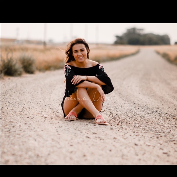 Meet your Posher, Beth - Picture 1 of 1